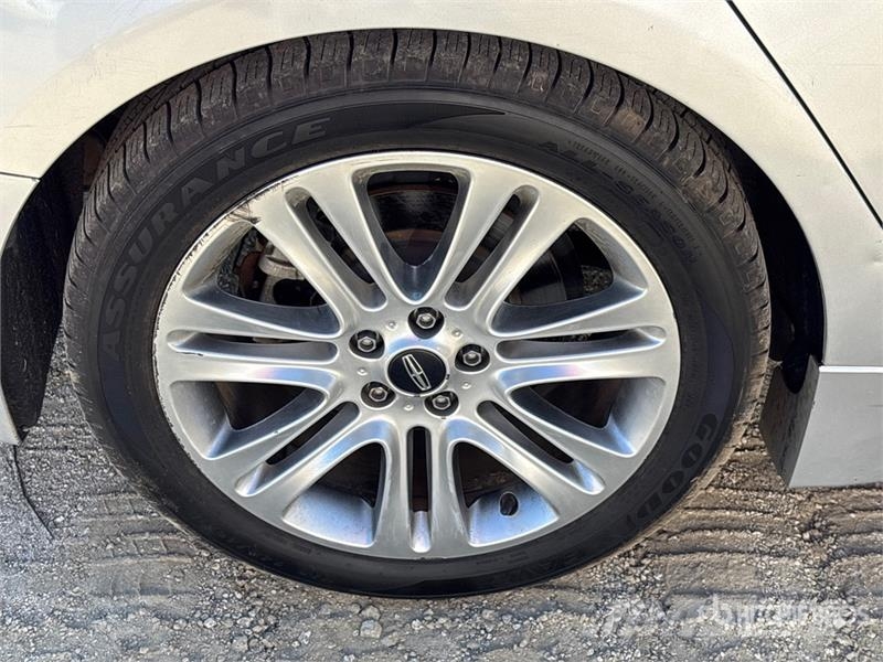 Lincoln MKZ Personbiler