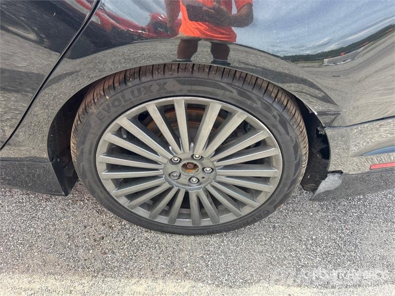 Lincoln MKZ Automašīnas