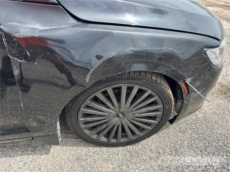 Lincoln MKZ Automašīnas