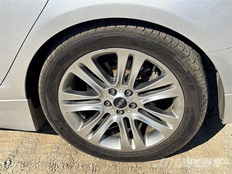Lincoln MKZ Personbiler