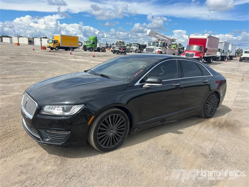 Lincoln MKZ Automašīnas