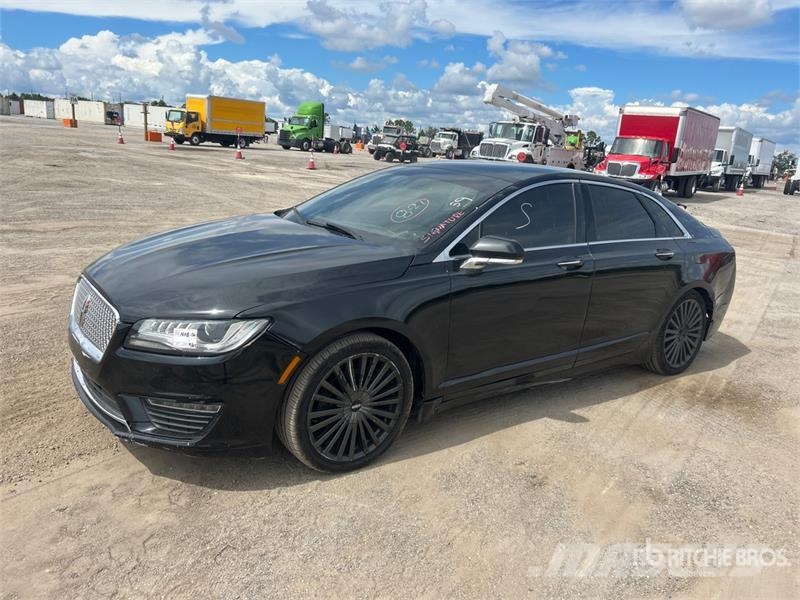 Lincoln MKZ Automašīnas