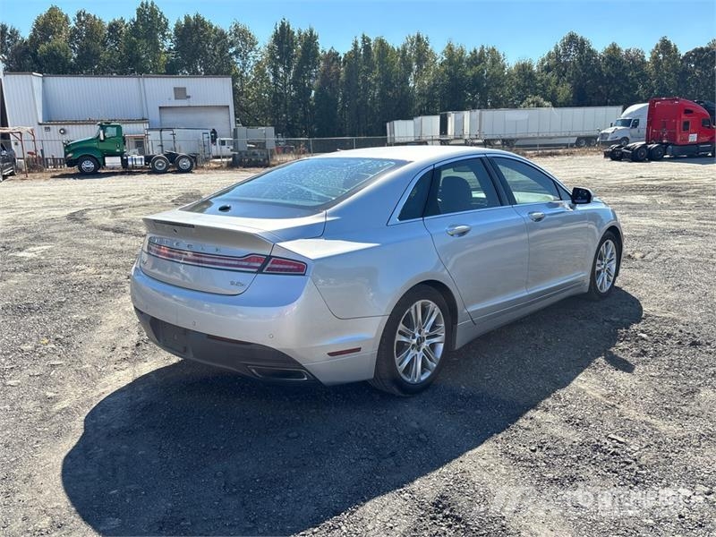 Lincoln MKZ Personbiler