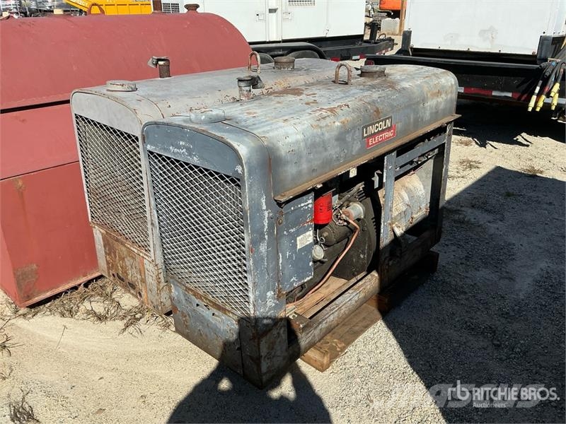 Lincoln of (2) Lincoln 200 A Stick Engine Driven Welder (I Welding Equipment