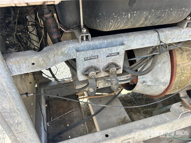 Lincoln SA500I 500 A Skid-Mounted Stick Engine Driven Weld Heggesztő berendezések