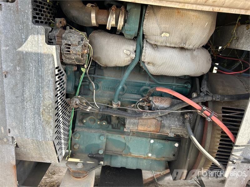 Lincoln SA500I 500 A Skid-Mounted Stick Engine Driven Weld Heggesztő berendezések