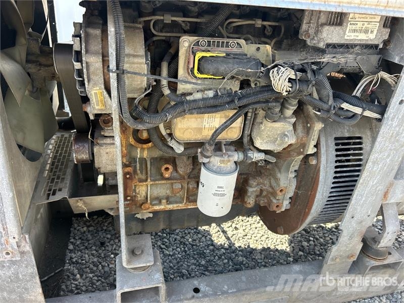 Lincoln SAE-500 500 A Skid-Mounted Stick Engine Driven Wel Заваряващи машини