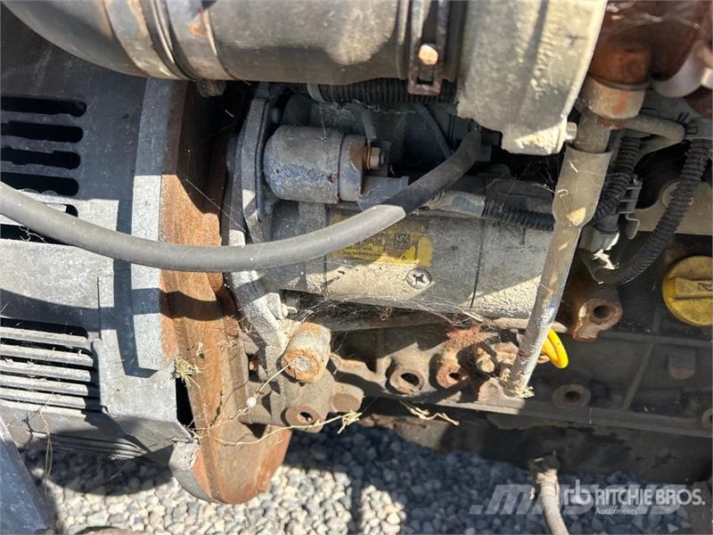 Lincoln SAE-500 500 A Skid-Mounted Stick Engine Driven Wel Заваряващи машини