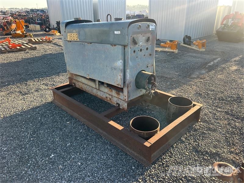 Lincoln Skid-Mounted Stick Engine Driven Welder (Inoperabl Aparati za zavarivanje