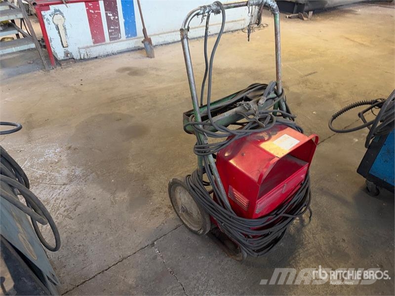 Lincon Electric AC-225 250 A Mobile Stick Electric Zváracie stroje