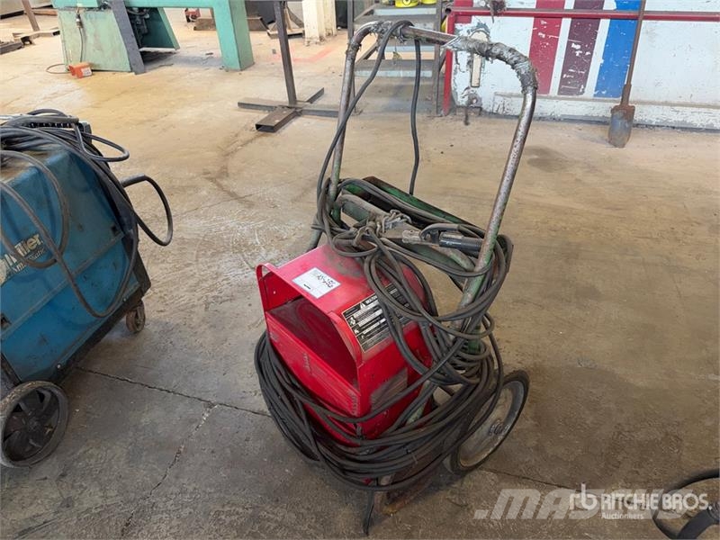 Lincon Electric AC-225 250 A Mobile Stick Electric Zváracie stroje