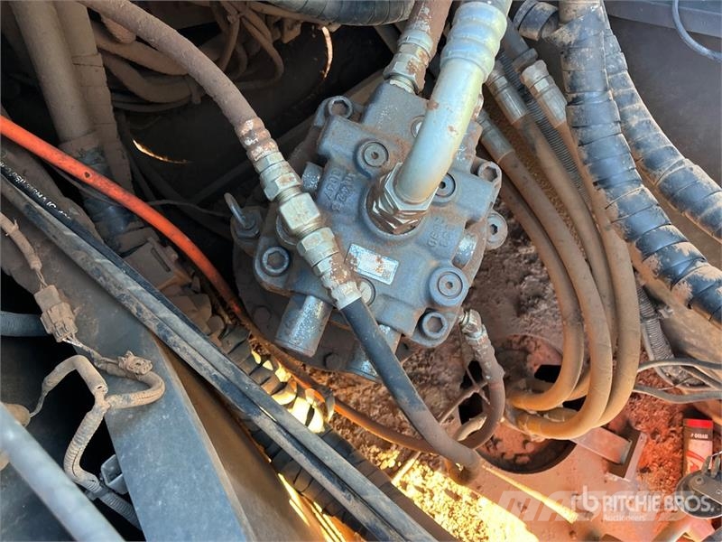 Link-Belt 210LX Tracked Excavator Bandgrävare