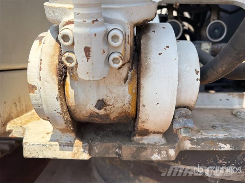 Link-Belt 240 LX Tracked Excavator Telakaivukoneet