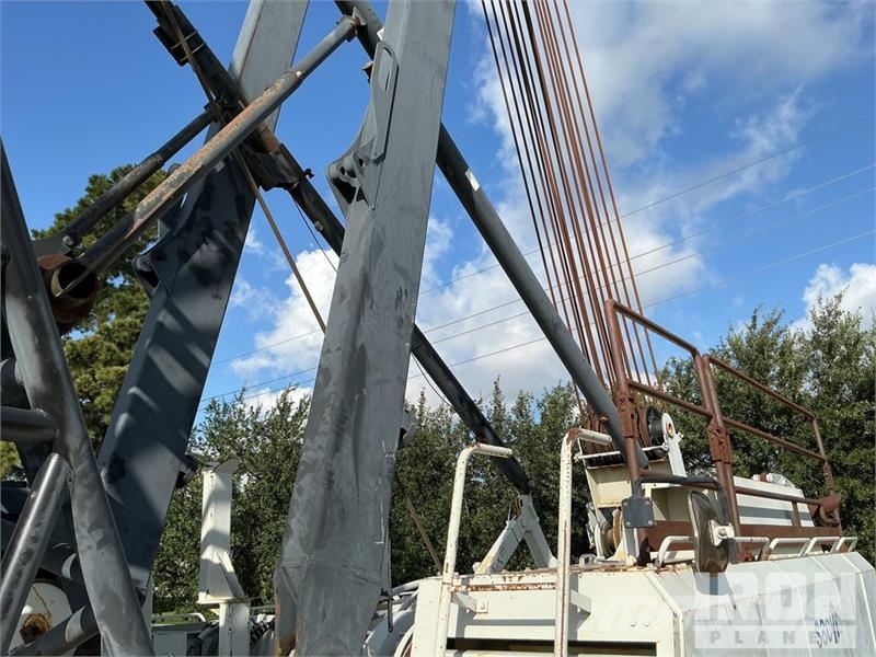 Link-Belt 248 Hylab 5 200 ton Lattice-Boom Crawler Crane (In Vikšriniai kranai