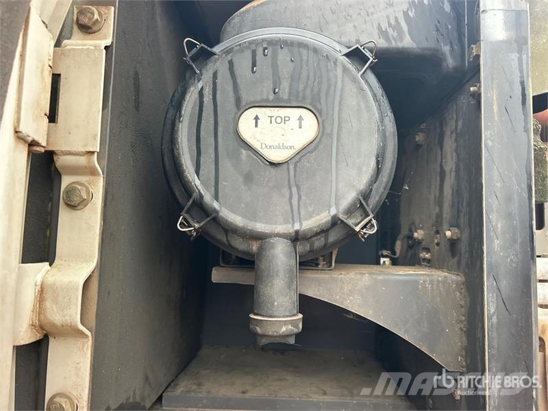 Link-Belt 250X3LF Long Reach Tracked Excavator Lánctalpas kotrók