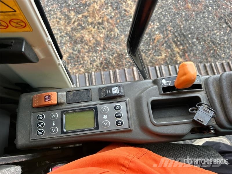 Link-Belt 250X3LF Long Reach Tracked Excavator Lánctalpas kotrók
