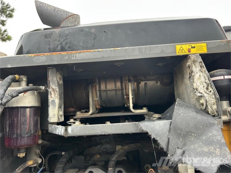 Link-Belt 250X3LF Long Reach Tracked Excavator Lánctalpas kotrók