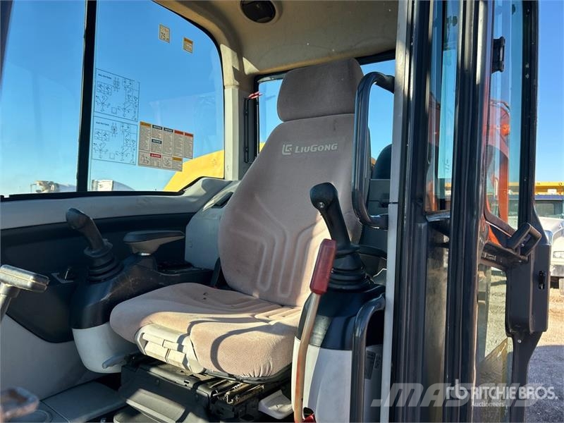 LiuGong CLG900 Tracked Excavator Rupsgraafmachines