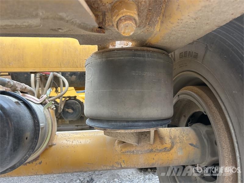 Load King 2060-40-2HD 40 ft T/A Belly Dump Trailer (Inoperab Bañeras