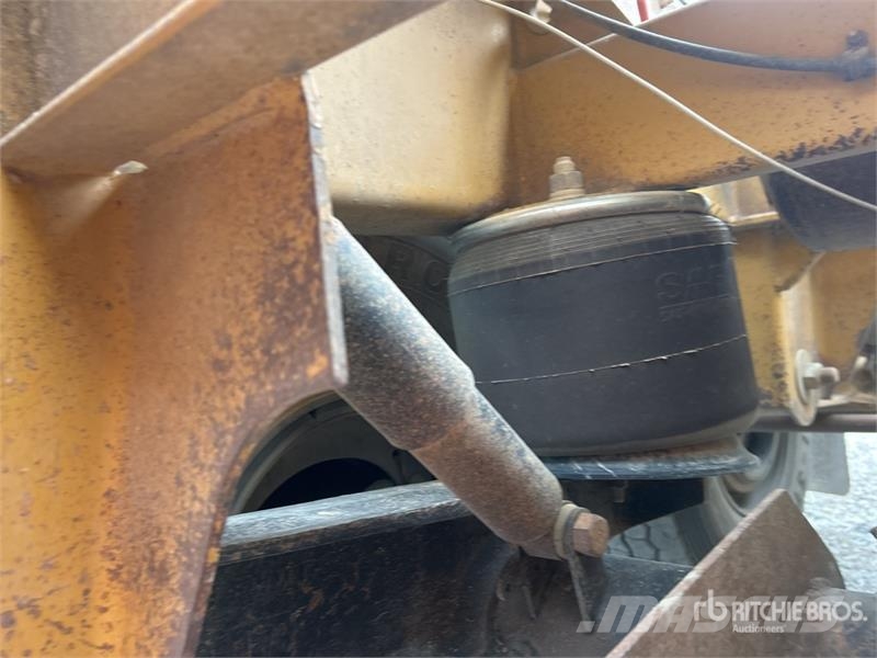 Load King 2060-40-2HD 40 ft T/A Belly Dump Trailer (Inoperab Bañeras