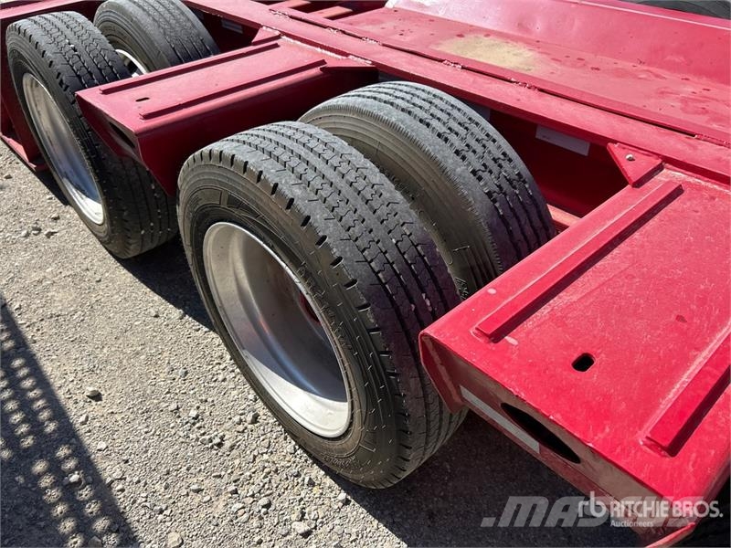 Load King 503/4DFM 52 ft Tri/A Lowboy Folding Neck Trailer Pranchas / Carrega-tudo