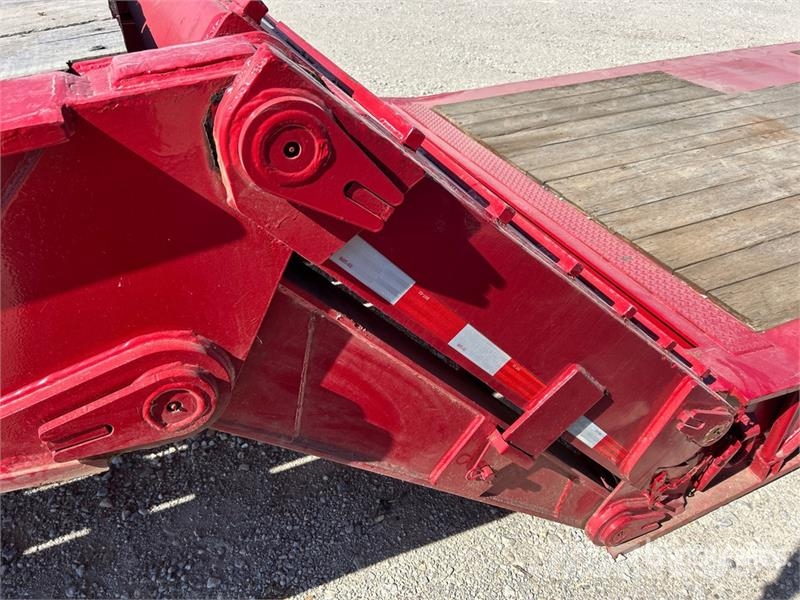 Load King 503/4DFM 52 ft Tri/A Lowboy Folding Neck Trailer Pranchas / Carrega-tudo