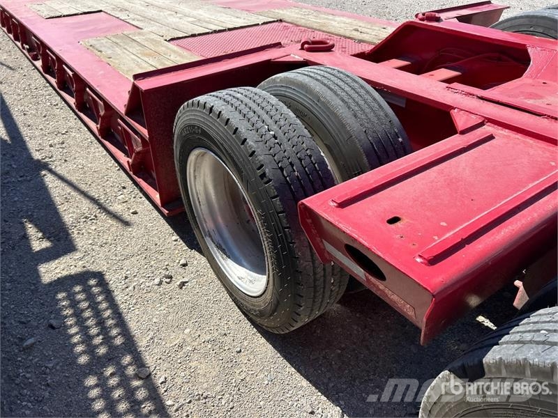 Load King 503/4DFM 52 ft Tri/A Lowboy Folding Neck Trailer Pranchas / Carrega-tudo
