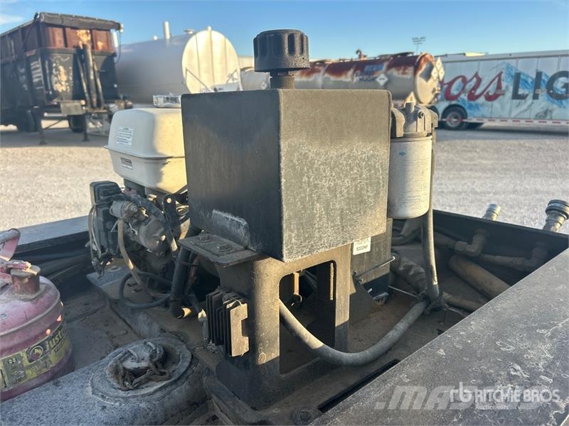 Load King 503/554SSSF 110000 lb Tri/A Removable Gooseneck Lo Zemie treileri