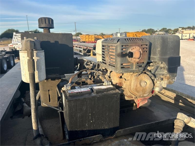 Load King 503/554SSSF 110000 lb Tri/A Removable Gooseneck Lo Zemie treileri