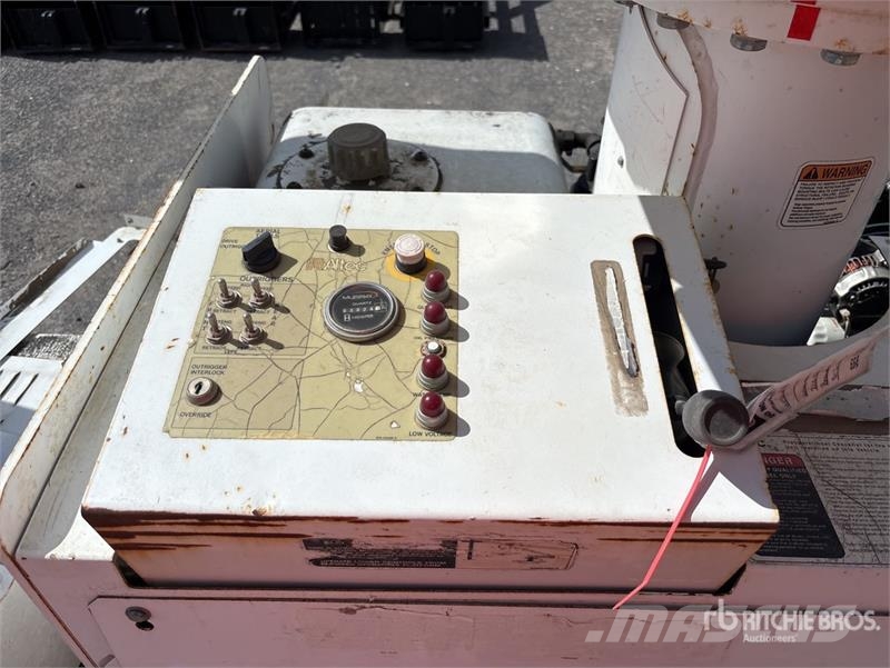 Load King AT40GW Crawler Carrier Aerial Lift w/ Altec AT40-G Costruzioni - Altro