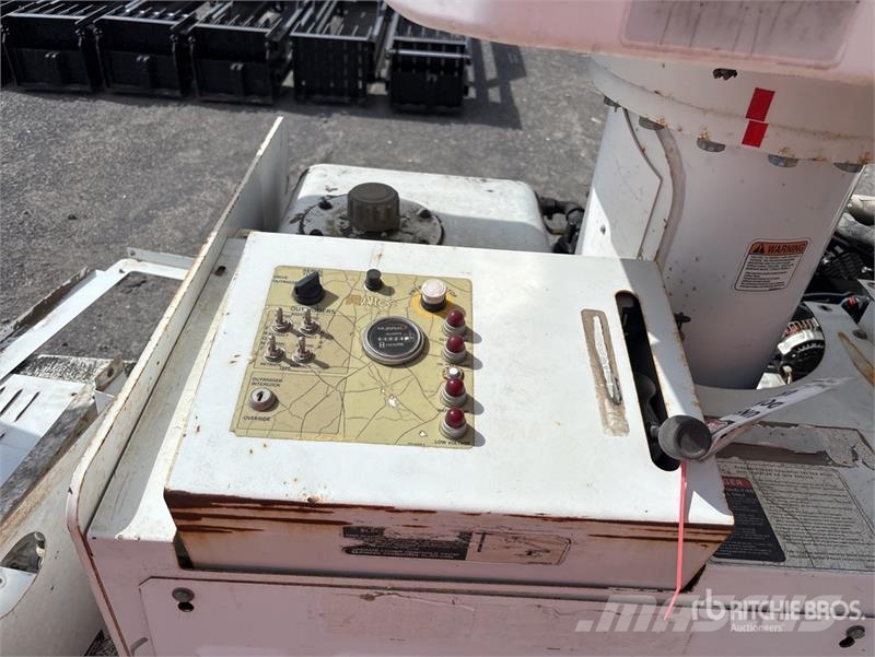 Load King AT40GW Crawler Carrier Aerial Lift w/ Altec AT40-G Costruzioni - Altro