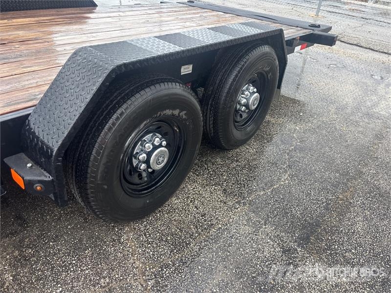 Load Trail 10550 lb 20 ft T/A Equipment Trailer Remorci transport vehicule
