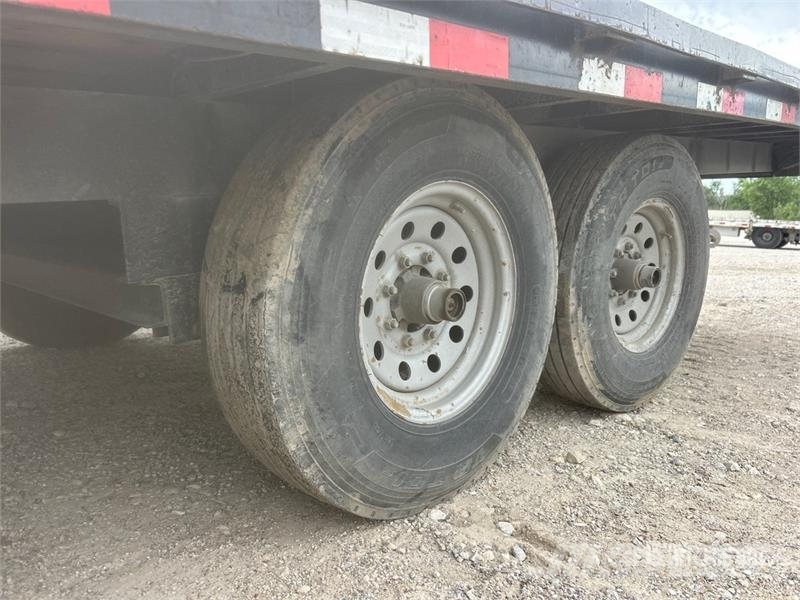 Load Trail 22 ft T/A Flatbed Trailer Flatbed/Dropside trailers