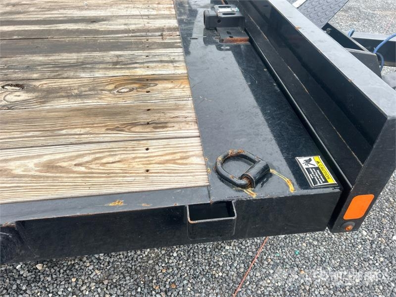 Load Trail 22 ft T/A Tilt Deck Trailer 低架裝載車