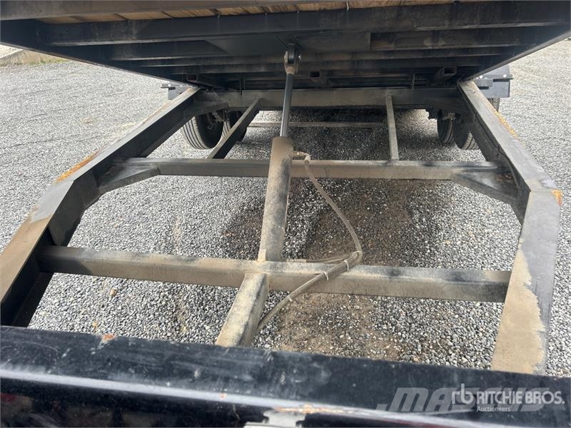 Load Trail 22 ft T/A Tilt Deck Trailer 低架裝載車