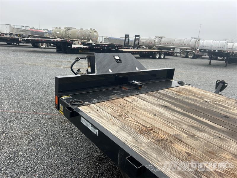 Load Trail 22 ft T/A Tilt Deck Trailer 低架裝載車