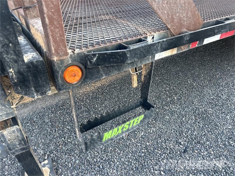 Load Trail 26 ft T/A Tilt Deck Trailer Maskintransporter