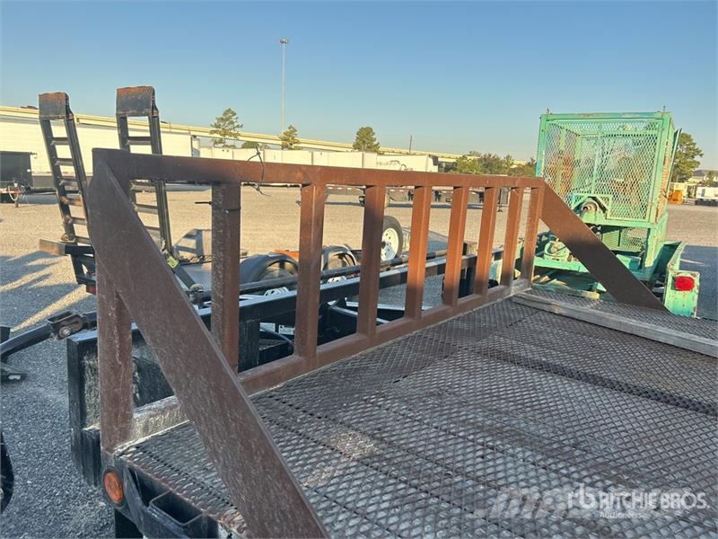 Load Trail 26 ft T/A Tilt Deck Trailer Maskintransporter