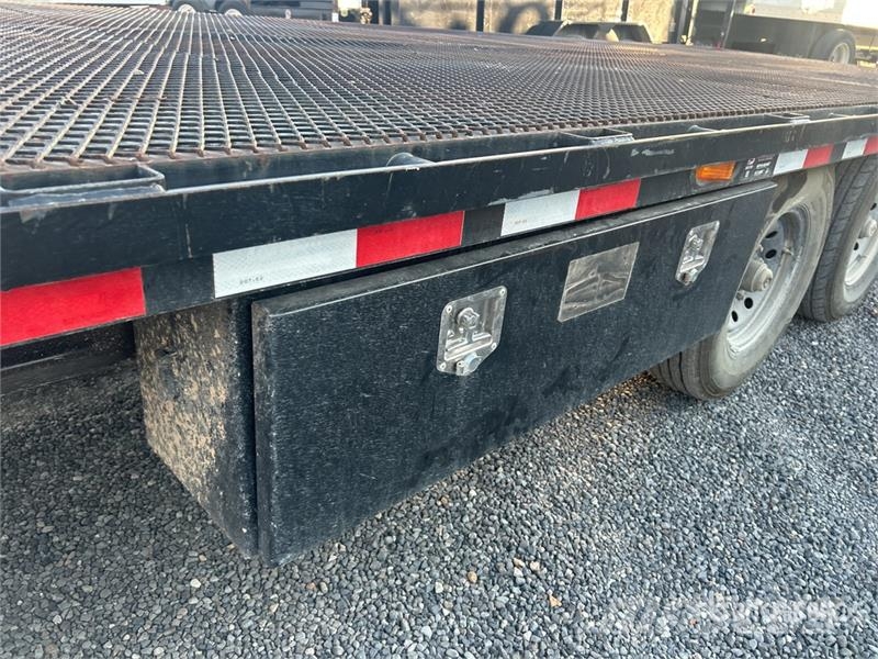 Load Trail 26 ft T/A Tilt Deck Trailer Maskintransporter