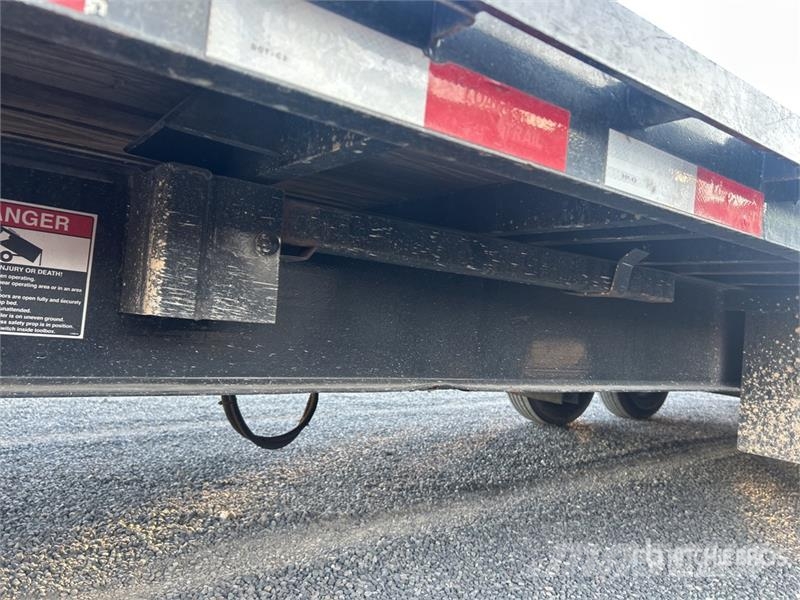 Load Trail 26 ft T/A Tilt Deck Trailer Maskintransporter
