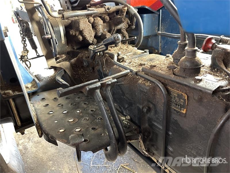 Long 2052 2WD Utility Tractor جرارات مدمجة
