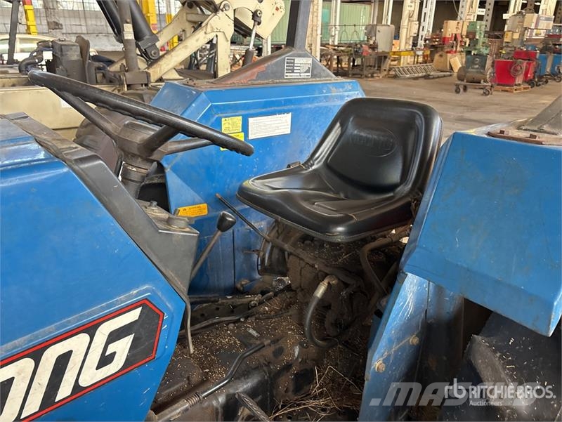 Long 2052 2WD Utility Tractor جرارات مدمجة