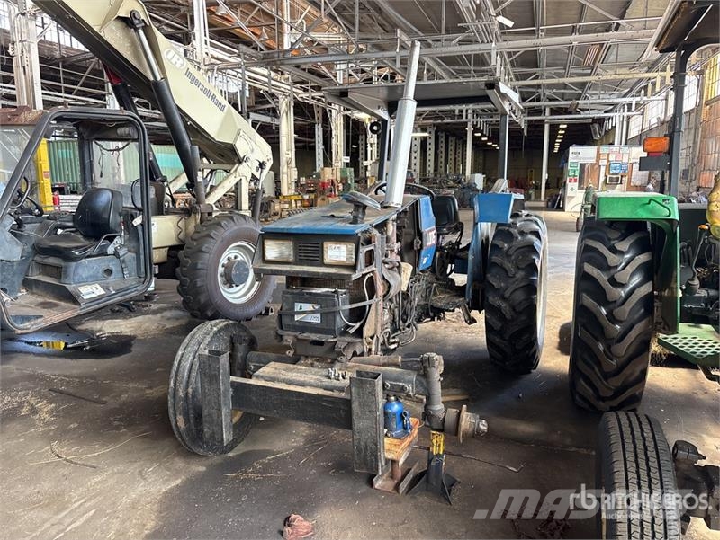 Long 2052 2WD Utility Tractor جرارات مدمجة
