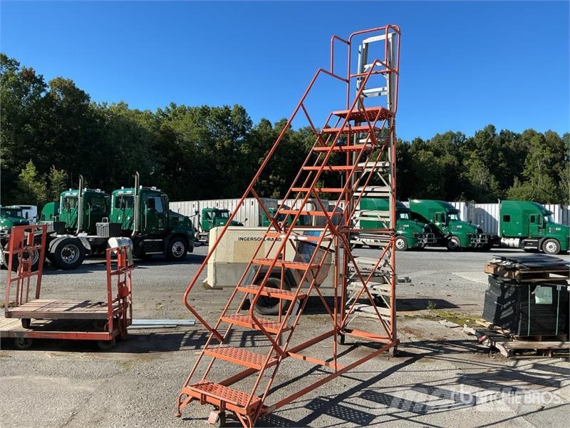  Louisville Rolling Ladder Drugi deli