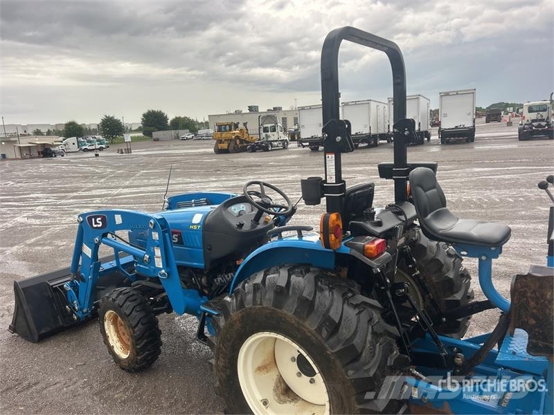 LS MT225E 4WD Utility Tractor Kompaktie traktori