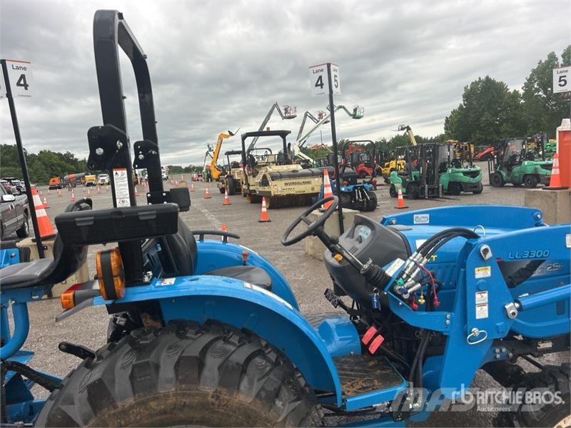 LS MT225E 4WD Utility Tractor Kompaktie traktori