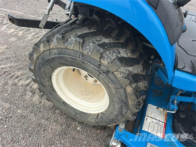 LS Mtron 122HST Utility Tractor Трактори