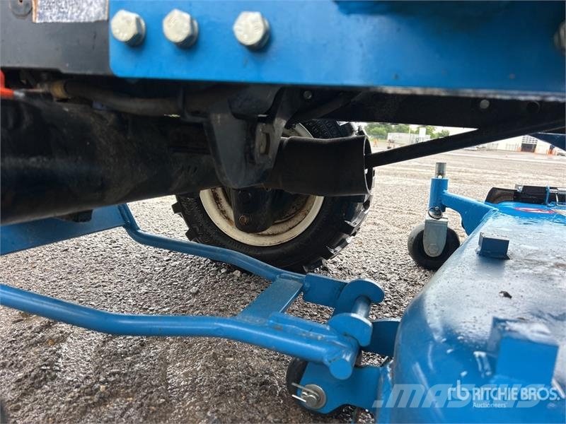 LS Mtron 122HST Utility Tractor Трактори