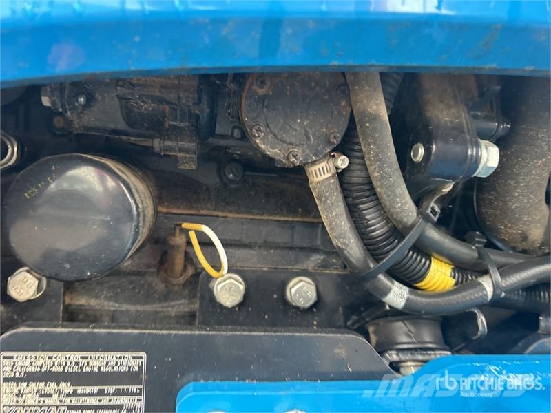 LS Mtron 122HST Utility Tractor Трактори