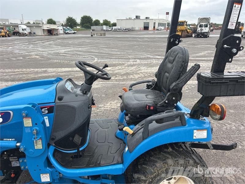 LS Mtron 122HST Utility Tractor Трактори